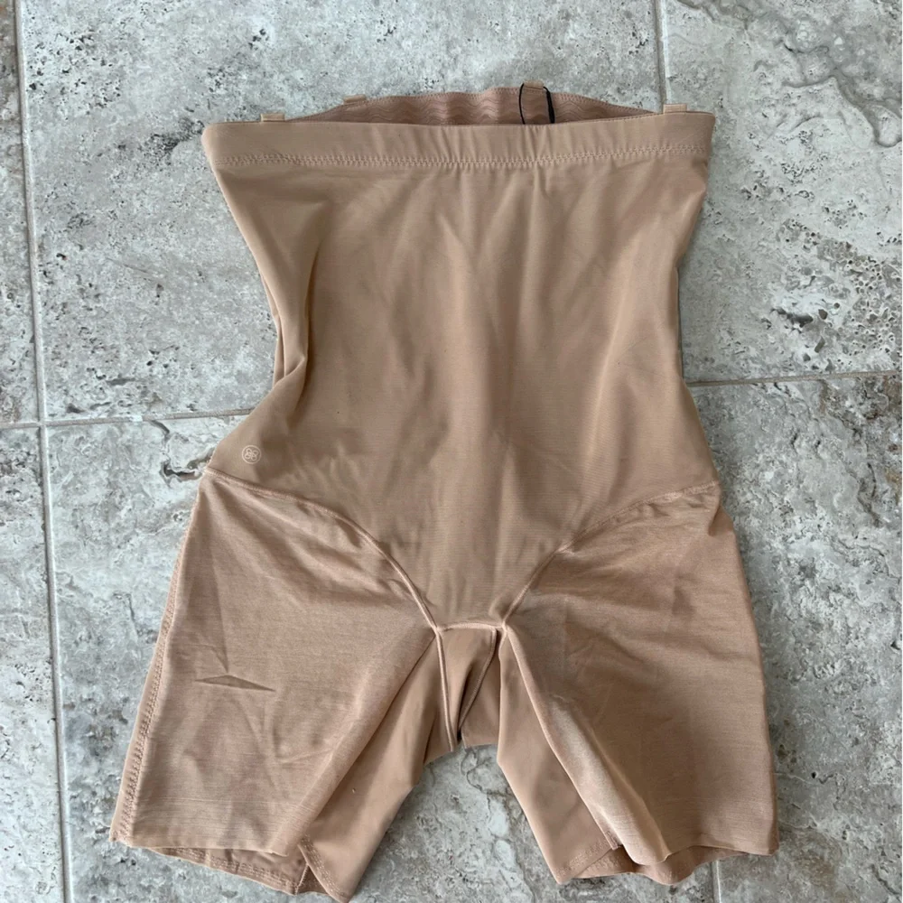 Honeylove NWT SuperPower Shapewear Short in Sand/Nude, size L - Picture 7 of 8